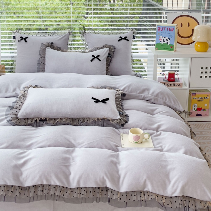 91家纺网 家纺一手货源 找家纺 2025新款牛奶绒雕花四件套-KK小姐 浅灰