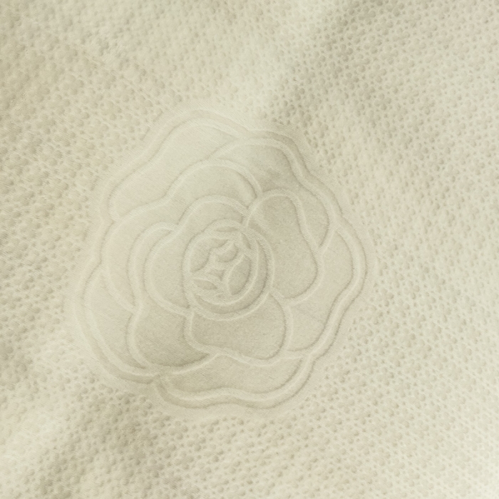 91家纺网 家纺一手货源 找家纺 2025新款牛奶绒雕花四件套-浪漫花艺 白色