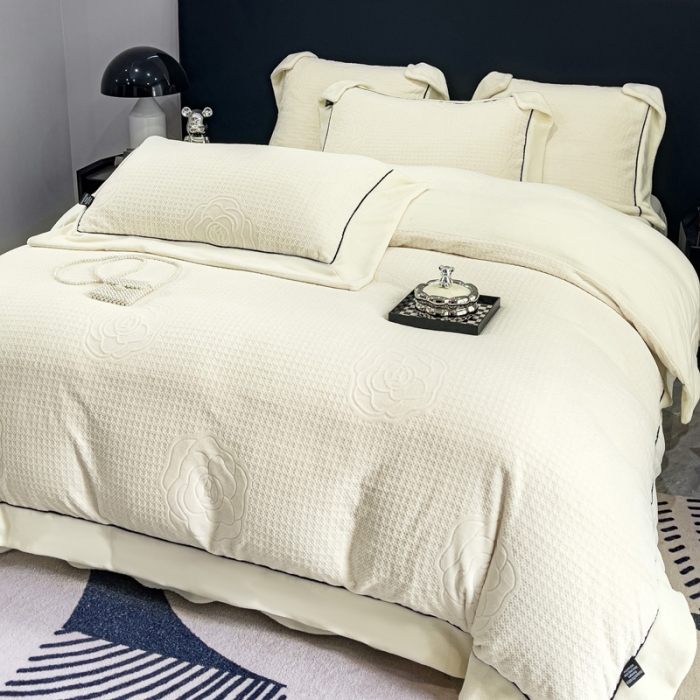 91家纺网 家纺一手货源 找家纺 2025新款牛奶绒雕花四件套-浪漫花艺 白色