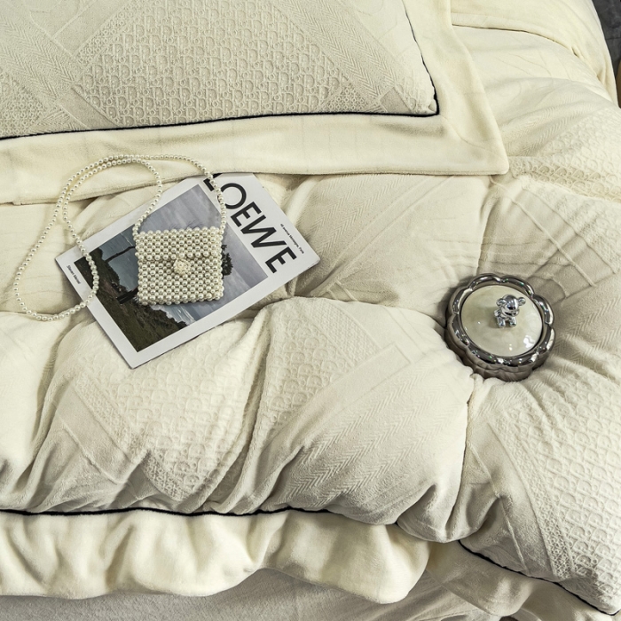 91家纺网 家纺一手货源 找家纺 （总）2025新款牛奶绒雕花四件套-苏黎