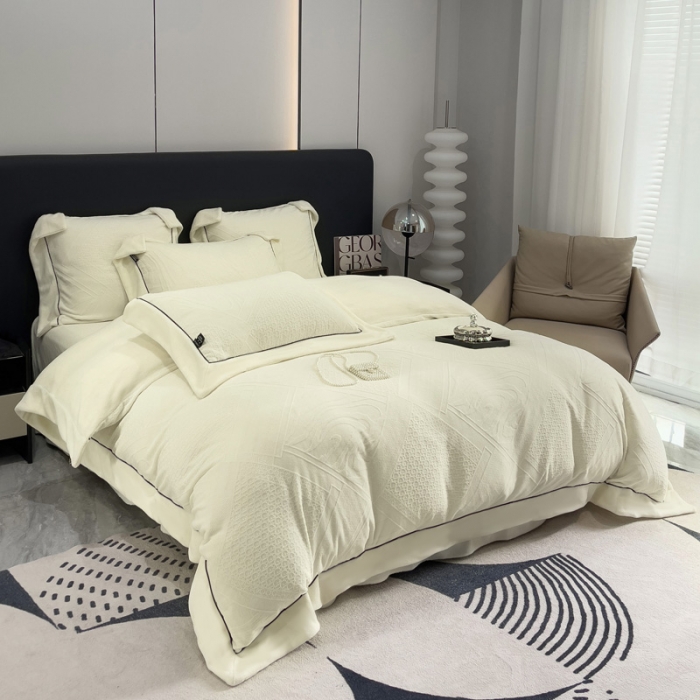 91家纺网 家纺一手货源 找家纺 2025新款牛奶绒雕花四件套-苏黎 白色