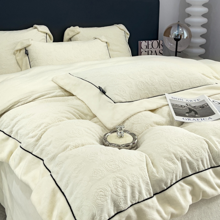 91家纺网 家纺一手货源 找家纺 （总）2025新款牛奶绒雕花四件套-小香