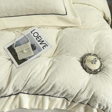 （总）2025新款牛奶绒雕花四件套-小香