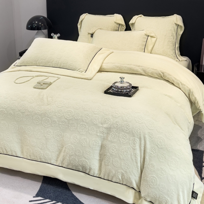 91家纺网 家纺一手货源 找家纺 （总）2025新款牛奶绒雕花四件套-小香