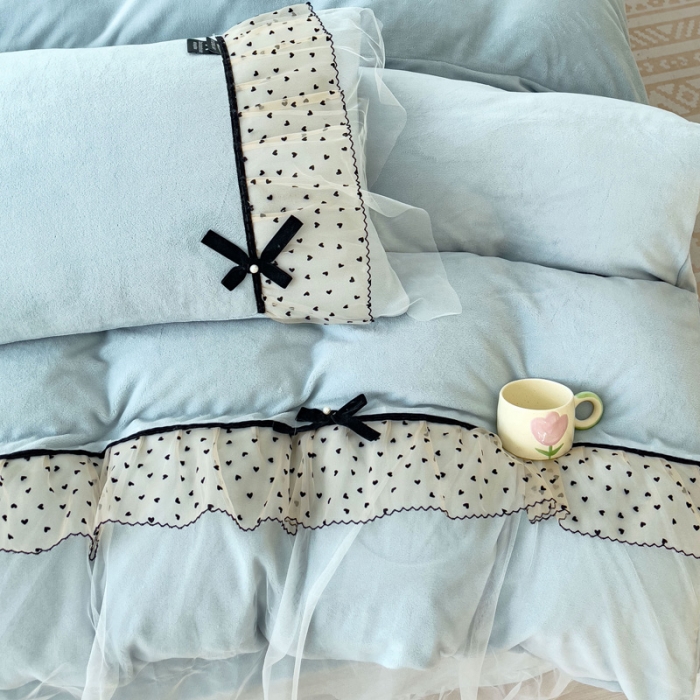 91家纺网 家纺一手货源 找家纺 2025新款牛奶绒拼纱四件套-洛可可 蓝色