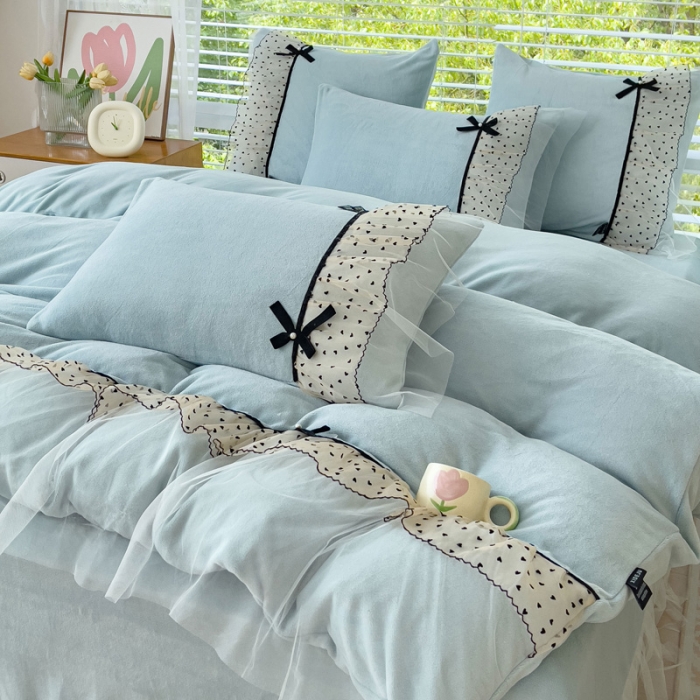 91家纺网 家纺一手货源 找家纺 2025新款牛奶绒拼纱四件套-洛可可 蓝色