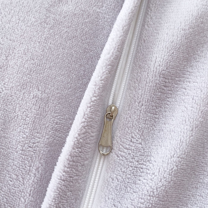 91家纺网 家纺一手货源 找家纺 2025新款牛奶绒拼纱四件套-洛可可 浅灰色