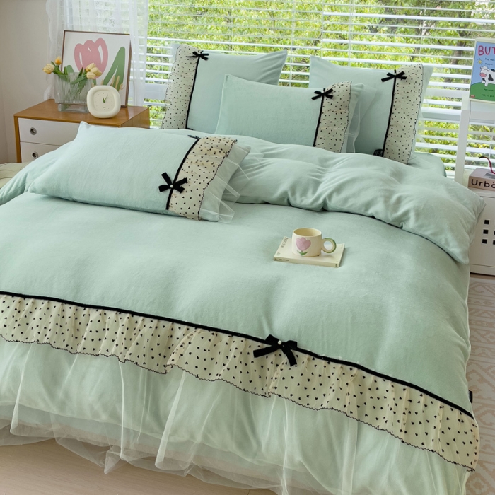 91家纺网 家纺一手货源 找家纺 2025新款牛奶绒拼纱四件套-洛可可 水绿