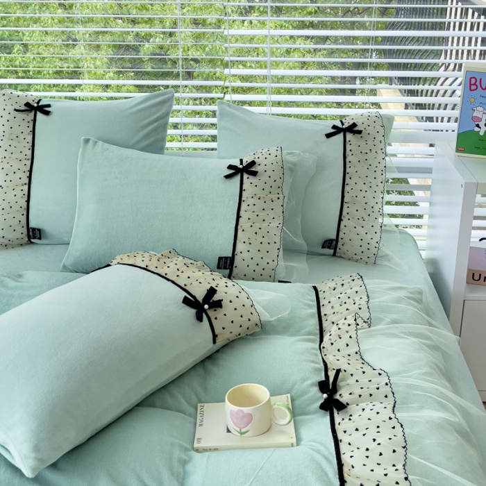 91家纺网 家纺一手货源 找家纺 2025新款牛奶绒拼纱四件套-洛可可 水绿