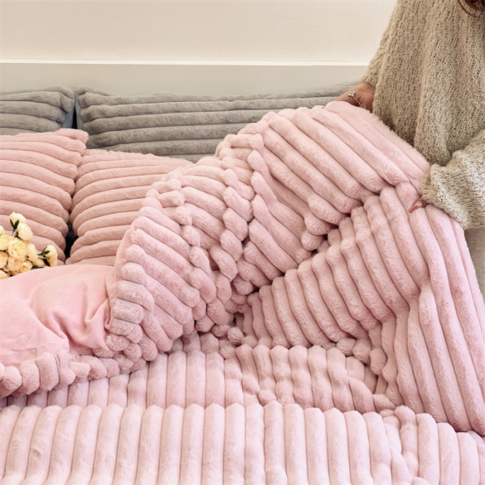 91家纺网 家纺一手货源 找家纺 安莱生活 2023新款秋冬皮草兔毛四件套 橡皮粉