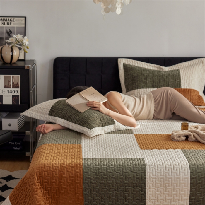 91家纺网 家纺一手货源 找家纺 安莱生活 2023新款原创多功能创意拼块水晶绒荷兰绒天鹅绒毯床盖系列 拼块绿