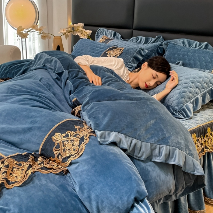 91家纺网 家纺一手货源 找家纺 （总）忘忧草 2023新款婴儿绒夹棉床裙四件套-爱莎