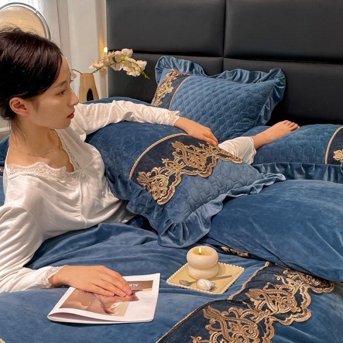 91家纺网 家纺一手货源 找家纺 （总）忘忧草 2023新款婴儿绒夹棉床裙四件套-爱莎