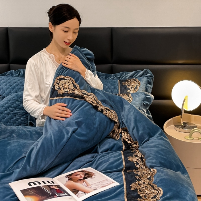 91家纺网 家纺一手货源 找家纺 忘忧草 2023新款婴儿绒夹棉床裙四件套-爱莎 宾利蓝