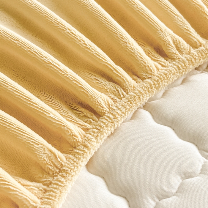 91家纺网 家纺一手货源 找家纺 鑫钰 2023秋冬年新款高克重绣花牛奶绒夹棉床笠床罩席梦思保护套 蝶梦-淡雅黄