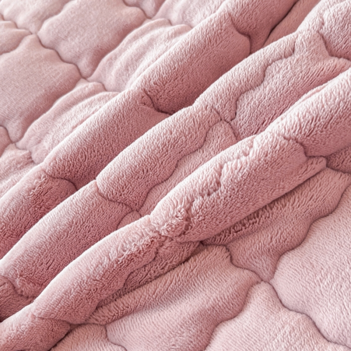 91家纺网 家纺一手货源 找家纺 鑫钰 2023秋冬年新款高克重绣花牛奶绒夹棉床笠床罩席梦思保护套 蝶梦-豆沙粉