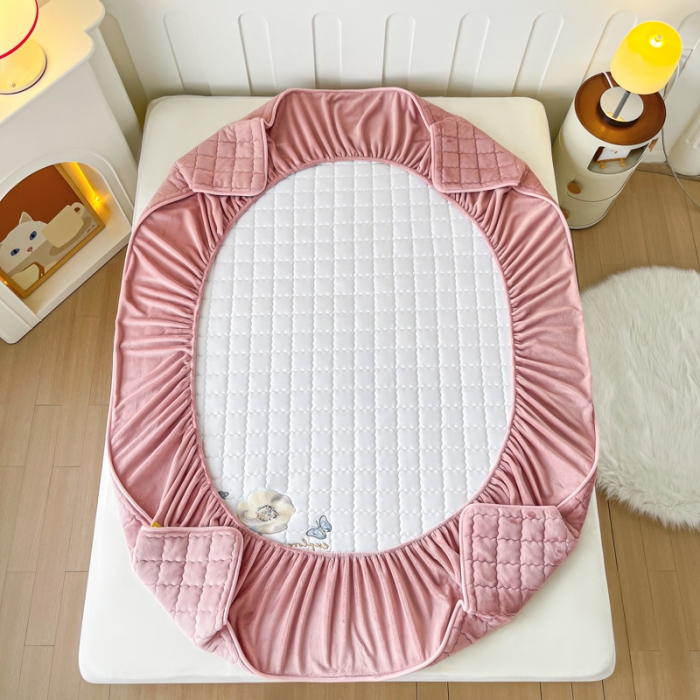 91家纺网 家纺一手货源 找家纺 鑫钰 2023秋冬年新款高克重绣花牛奶绒夹棉床笠床罩席梦思保护套 蝶梦-豆沙粉