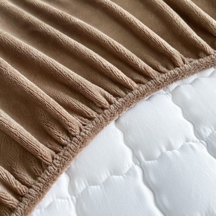 91家纺网 家纺一手货源 找家纺 鑫钰 2023秋冬年新款高克重绣花牛奶绒夹棉床笠床罩席梦思保护套 蝶梦-摩卡棕