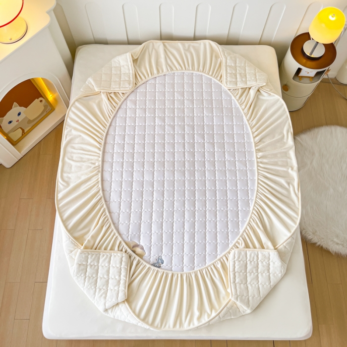 91家纺网 家纺一手货源 找家纺 鑫钰 2023秋冬年新款高克重绣花牛奶绒夹棉床笠床罩席梦思保护套 蝶梦-优雅白