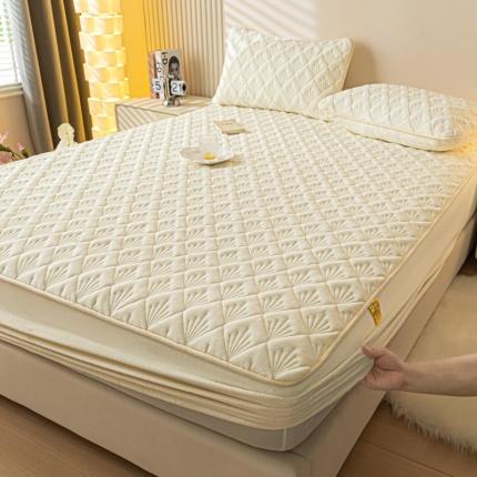 91家纺网 家纺一手货源 找家纺 （总）鑫钰 2023秋冬年新款高克重牛奶绒夹棉床笠床罩席梦思保护套