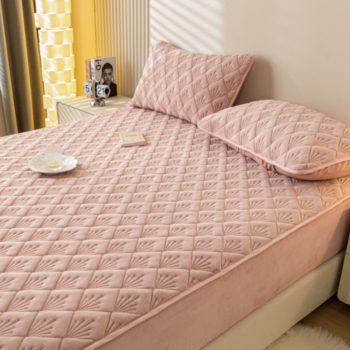 91家纺网 家纺一手货源 找家纺 鑫钰 2023秋冬年新款高克重牛奶绒夹棉床笠床罩席梦思保护套 烟花-豆沙粉