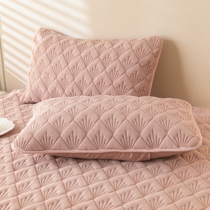 91家纺网 家纺一手货源 找家纺 鑫钰 2023秋冬年新款高克重牛奶绒夹棉床笠床罩席梦思保护套 烟花-豆沙粉