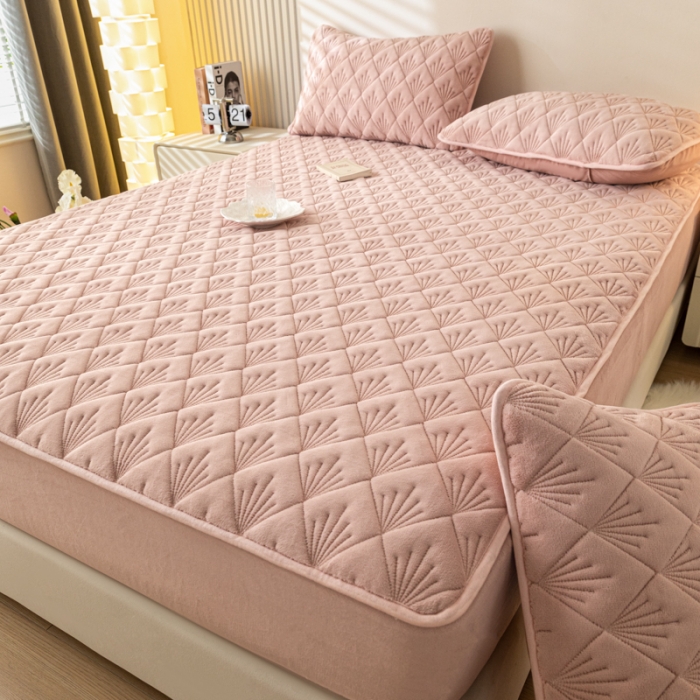 91家纺网 家纺一手货源 找家纺 鑫钰 2023秋冬年新款高克重牛奶绒夹棉床笠床罩席梦思保护套 烟花-豆沙粉