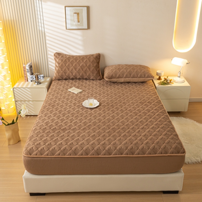 91家纺网 家纺一手货源 找家纺 鑫钰 2023秋冬年新款高克重牛奶绒夹棉床笠床罩席梦思保护套 烟花-摩卡棕