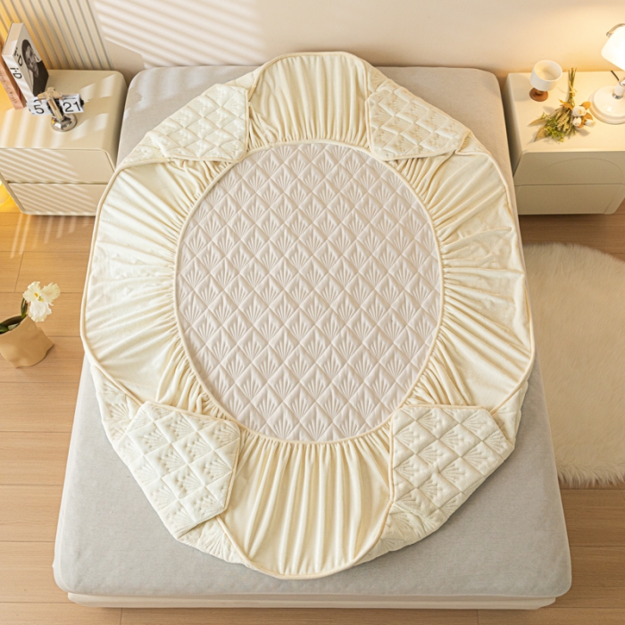 91家纺网 家纺一手货源 找家纺 鑫钰 2023秋冬年新款高克重牛奶绒夹棉床笠床罩席梦思保护套 烟花-优雅白