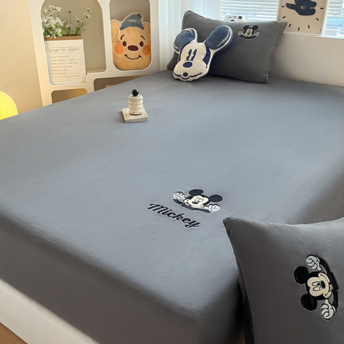 91家纺网 家纺一手货源 找家纺 鑫钰 新款迪士尼刺绣200克牛奶绒床笠单件枕套三件套床垫保护套床罩 快乐米奇