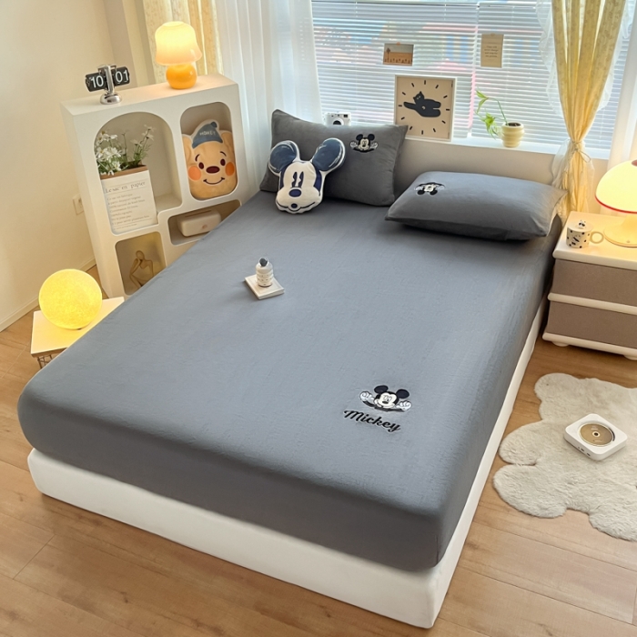 91家纺网 家纺一手货源 找家纺 鑫钰 新款迪士尼刺绣200克牛奶绒床笠单件枕套三件套床垫保护套床罩 快乐米奇