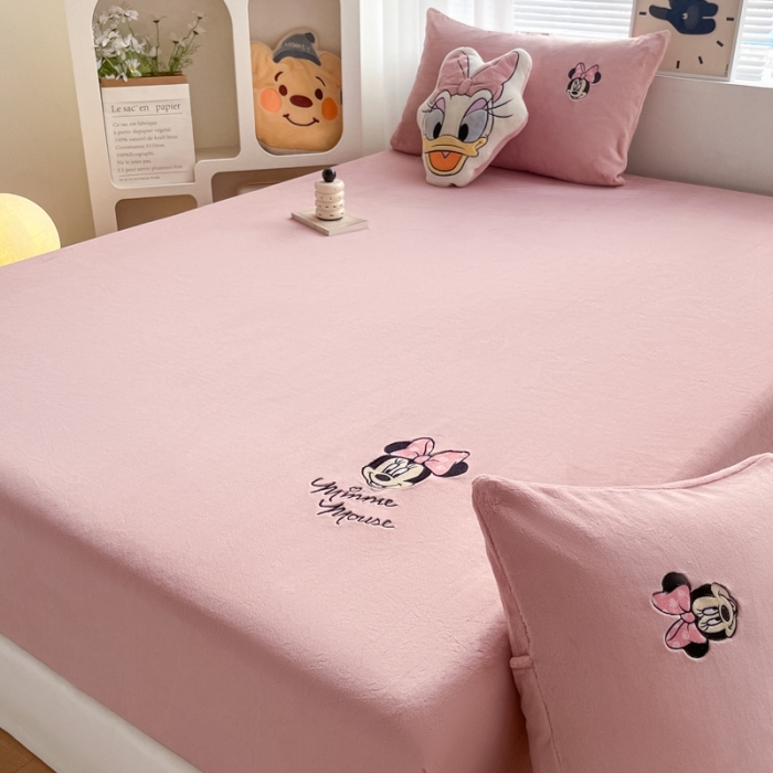 91家纺网 家纺一手货源 找家纺 鑫钰 新款迪士尼刺绣200克牛奶绒床笠单件枕套三件套床垫保护套床罩 米妮公主
