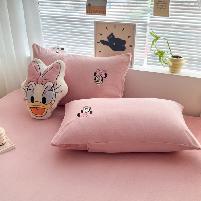 91家纺网 家纺一手货源 找家纺 鑫钰 新款迪士尼刺绣200克牛奶绒床笠单件枕套三件套床垫保护套床罩 米妮公主