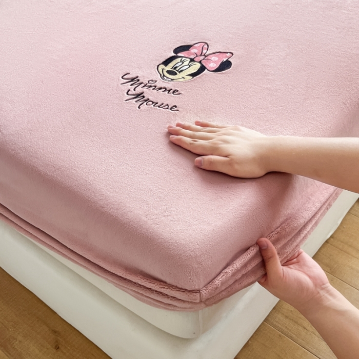 91家纺网 家纺一手货源 找家纺 鑫钰 新款迪士尼刺绣200克牛奶绒床笠单件枕套三件套床垫保护套床罩 米妮公主