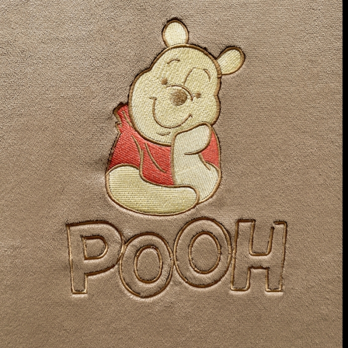 91家纺网 家纺一手货源 找家纺 鑫钰 新款迪士尼刺绣200克牛奶绒床笠单件枕套三件套床垫保护套床罩 小熊维尼