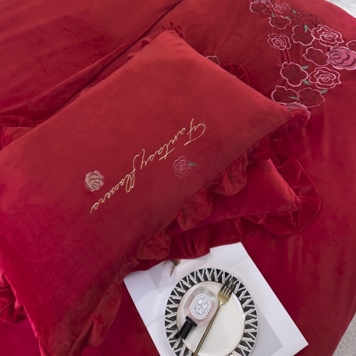 91家纺网 家纺一手货源 找家纺 金米诺 2024新款婴儿绒韩版床单绣花四件套 大红