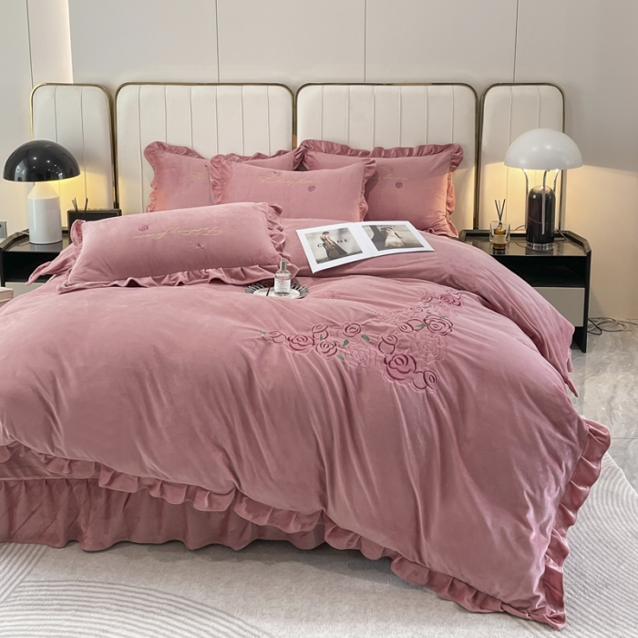 91家纺网 家纺一手货源 找家纺 金米诺 2024新款婴儿绒韩版床单绣花四件套 粉玉