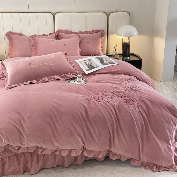 91家纺网 家纺一手货源 找家纺 金米诺 2024新款婴儿绒韩版床单绣花四件套 粉玉