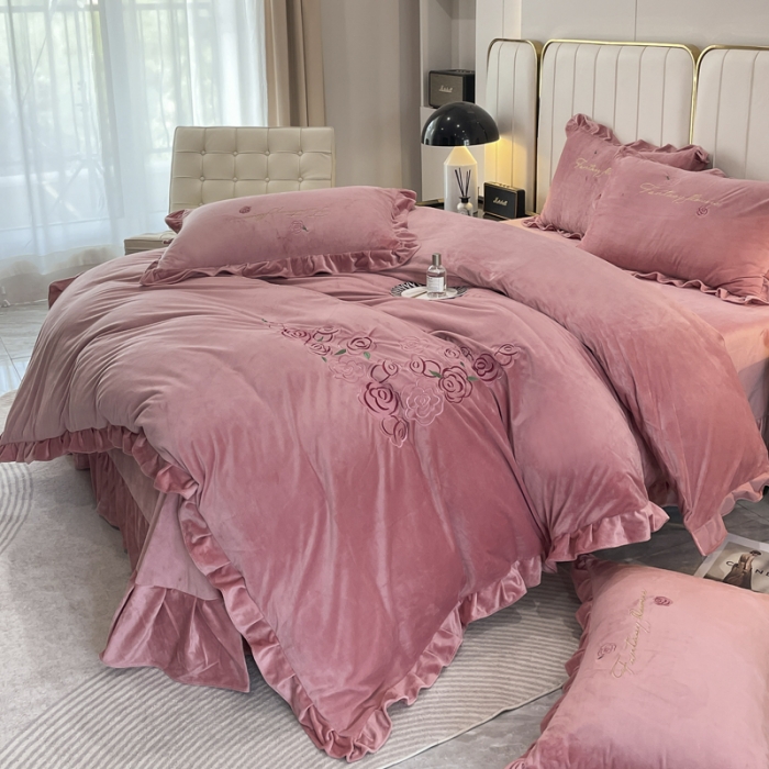 91家纺网 家纺一手货源 找家纺 金米诺 2024新款婴儿绒韩版床单绣花四件套 粉玉