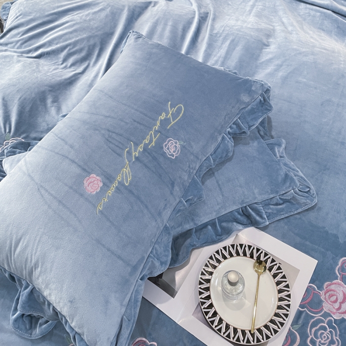 91家纺网 家纺一手货源 找家纺 金米诺 2024新款婴儿绒韩版床单绣花四件套 浅蓝