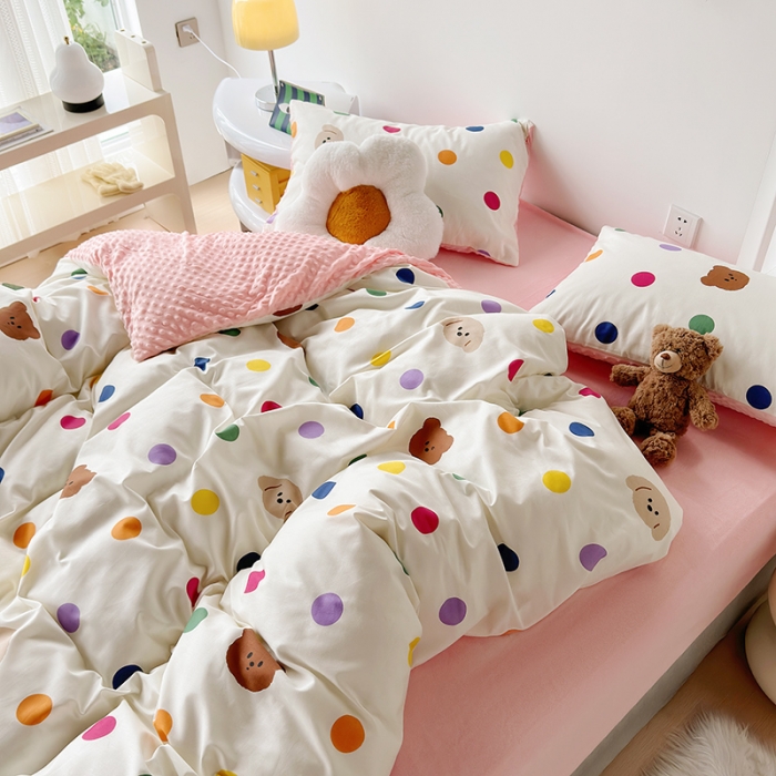 91家纺网 家纺一手货源 找家纺 怡家居 2023新款秋冬棉加豆豆绒印花四件套 彩色小熊