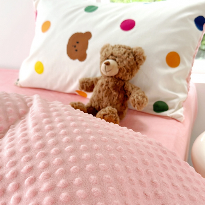 91家纺网 家纺一手货源 找家纺 怡家居 2023新款秋冬棉加豆豆绒印花四件套 彩色小熊