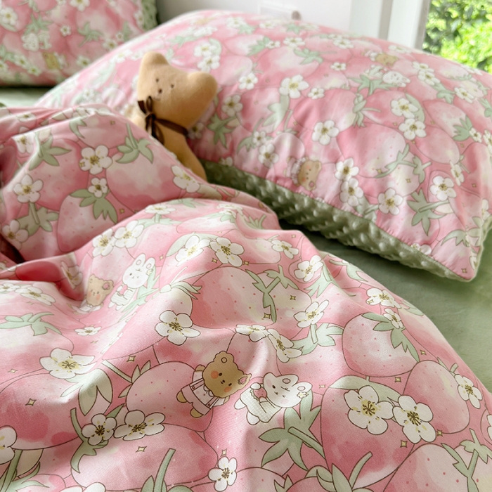 91家纺网 家纺一手货源 找家纺 怡家居 2023新款秋冬棉加豆豆绒印花四件套 草莓熊