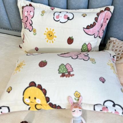 91家纺网 家纺一手货源 找家纺 (总)百寐2023年保暖牛奶绒信封枕套+枕芯组合防静电牛奶绒枕芯保护套