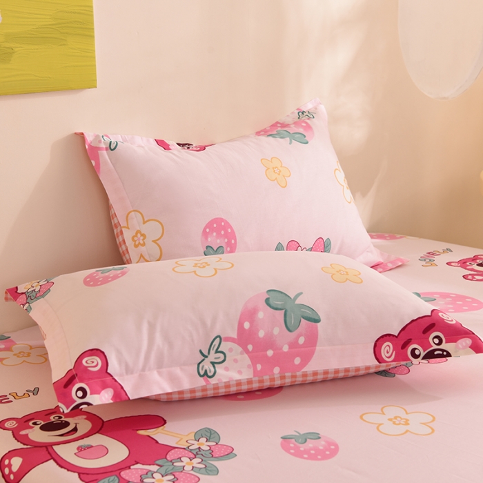 91家纺网 家纺一手货源 找家纺 甜之梦 2025新款12868全棉印花系列单品枕套草莓熊