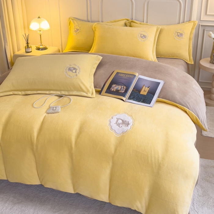 91家纺网 家纺一手货源 找家纺 牛奶绒双拼小香风刺绣贴布绣四件套-戴安娜（含买家秀）戴安娜-柠檬黄