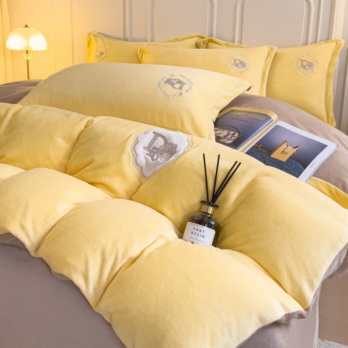 91家纺网 家纺一手货源 找家纺 牛奶绒双拼小香风刺绣贴布绣四件套-戴安娜（含买家秀）戴安娜-柠檬黄