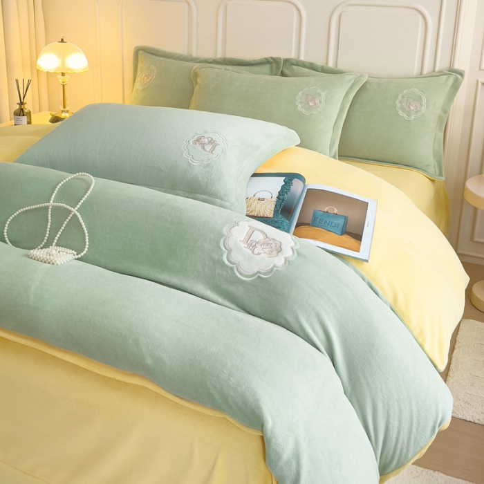 91家纺网 家纺一手货源 找家纺 牛奶绒双拼小香风刺绣贴布绣四件套-戴安娜（含买家秀）戴安娜-牛油果绿