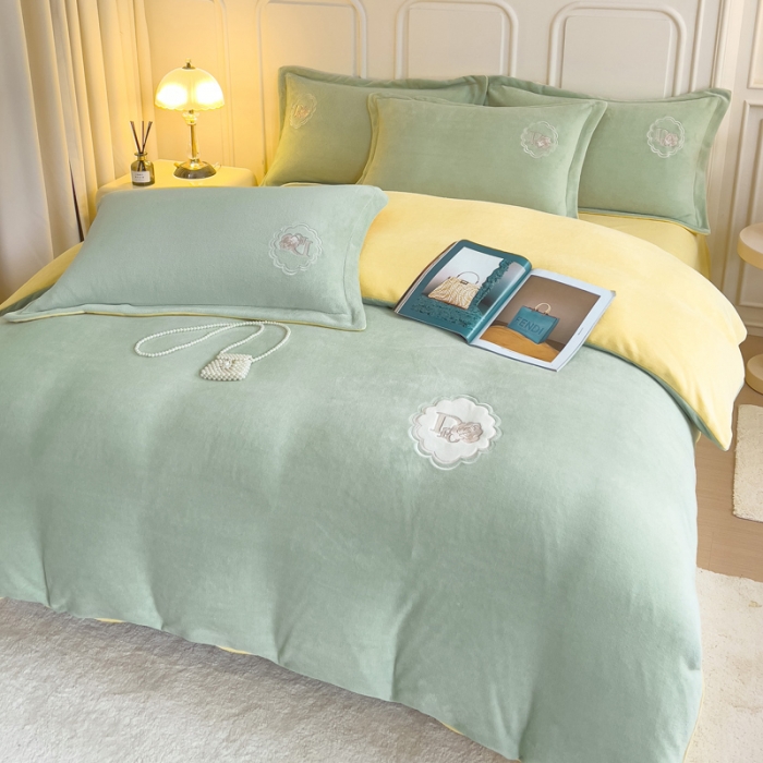 91家纺网 家纺一手货源 找家纺 牛奶绒双拼小香风刺绣贴布绣四件套-戴安娜（含买家秀）戴安娜-牛油果绿