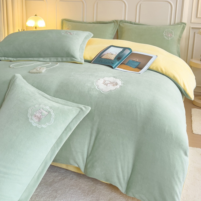 91家纺网 家纺一手货源 找家纺 牛奶绒双拼小香风刺绣贴布绣四件套-戴安娜（含买家秀）戴安娜-牛油果绿